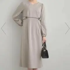 ベージュ Vネック 長袖 ワンピース