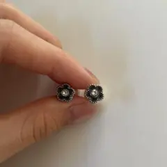花形シルバーピアス