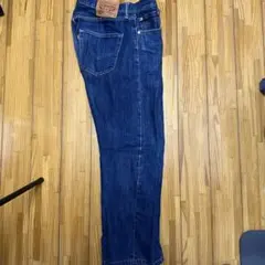 Levi's ダークブルー ストレートデニム