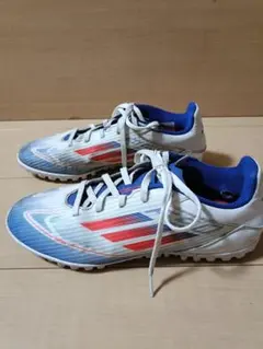 adidas サッカー トレーニングシューズのサムネイル