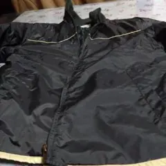 超メルカリ特売品。黒の軽量ジャンパー・ブルゾン