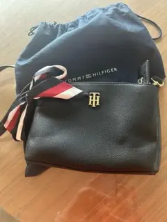 Tommy Hilfiger 黒 ショルダーバッグ　美品　お値下げ