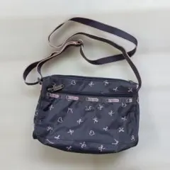 LeSportsac 　ショルダーバッグ グレー地にピンクリボン模様
