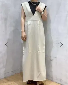 限定お値下げアイボリー Vネックジャンスカ