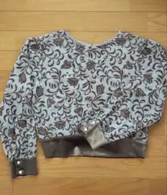 ☆美品☆Lily Brown 秋冬向けフロッキー花柄　シアーブラウス