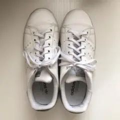 アディダス　スタンスミス　スニーカー