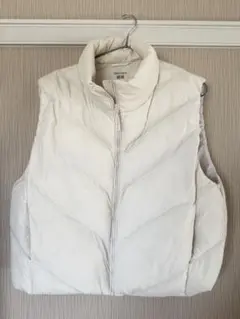 ユニクロ　パフテッククロップドベスト　L オフホワイト