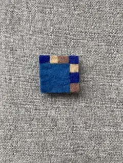 フェルト製カラフルブローチ