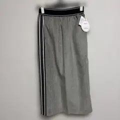 新品タグ付き　モニーレ　サイドライン　タイトスカート