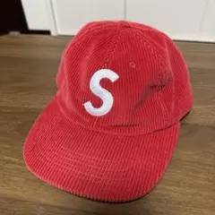 supreme コーデュロイキャップ Sロゴ　赤