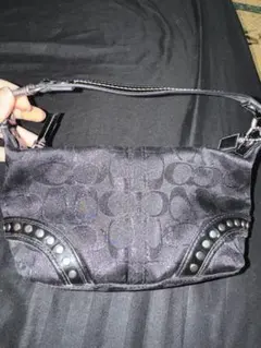 COACH シグネチャー ハンドバッグ ブラック スタッズ