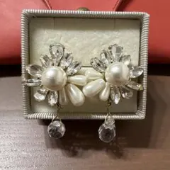 2way パールとクリスタルの花形イヤリング