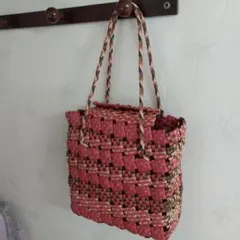 ハンドメイドのカゴバッグ　赤系と茶系のダブル四つだたみ編み
