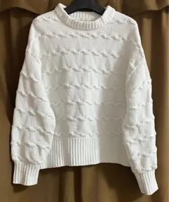 GU ホワイト 編み地ニット セーター L
