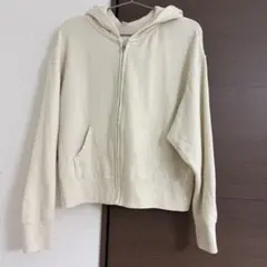 ユニクロ　スウェットフルジップパーカー　アイボリー