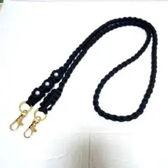 【ハンドメイド品】黒　パラコード　花　スマホストラップ　ショルダー
