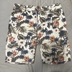 【値下げ】UNITED ARROWS 花柄　ハーフパンツ　メンズのサムネイル