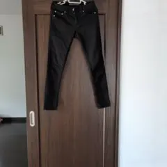 ブラックスキニーデニム