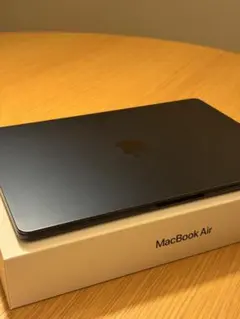MacbookAirのm2、13インチ。メモリ16GB、SSD512GBのマック