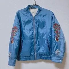 新品未使用タグ付き【RNA】チャイナスカジャン　刺繍スカジャン　シルバー　M RNA（アールエヌエー）の「J2121 チャイナスカジャン（ブルゾン）」 - WEAR