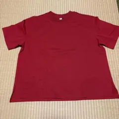 ユニクロ　丈短め半袖赤Tシャツ XL
