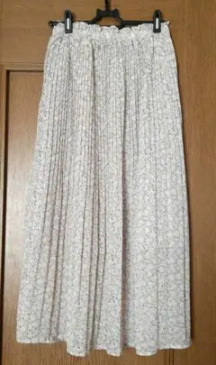 OLIVE des OLIVE 花柄プリーツロングスカート　Mサイズ