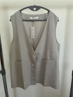 グレー ボタン付き ベスト LL 春夏用　タグ付き