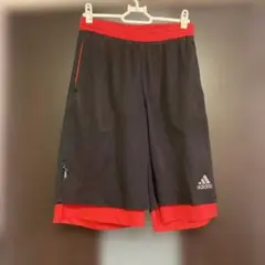 美品リバーシブルadidas ハーフパンツ 黒/赤