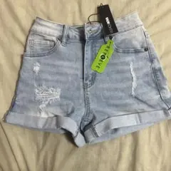 Fashion nova ダメージ加工ショートパンツ