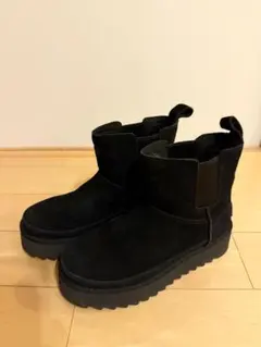 極美品 UGG アグ サイドゴアブーツ ボリュームソール ブラック 極美品 UGG アグ サイドゴアブーツ ボリュームソール ブラック