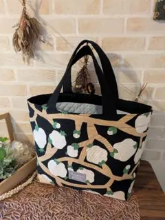 ハンドメイド★北欧柄キャンバストートバッグ／コットン花