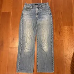 ユニクロ　ハイライズ　ワイドストレートジーンズ　22