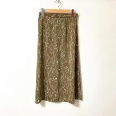 Y604-205【未使用】ナチュラルビューティーベーシック 花柄 スカート S