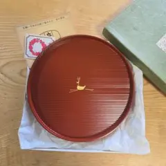【未使用】 象彦(ぞうひこ)お盆　鹿丸盆　朱色(21㎝)のサムネイル