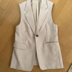 GU ジレ　ベージュ ノースリーブベスト
