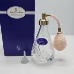 ロイヤルドルトン　香水瓶　バルブアトマイザー付き　漏斗付き　新品未使用のサムネイル