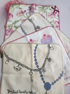 ローラアシュレイ　ハンカチ4枚セット