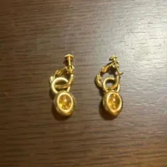 ゴールド オーバル型ストーン フックイヤリング