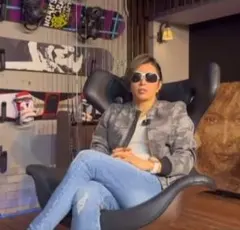 GACKT着用 EMPORIO ARMANI ミリタリーブルゾン 50のサムネイル