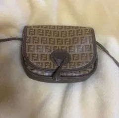 Fendi ショルダーバッグ ブラウン ロゴプリント タッセル ズッカ柄