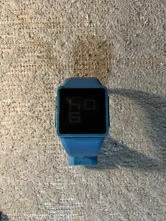 NIXON デジタル腕時計 本体 ブルー　ジャンクのサムネイル