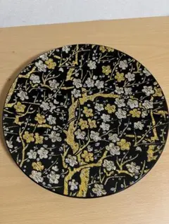 花柄の金箔風円形皿