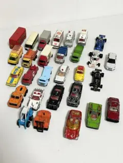 トミカ　ミニカー　まとめ売り　レア車あり　ジャンク ジャンク品 トミカ•ミニカーまとめ売り (キーホルダー1つ付き