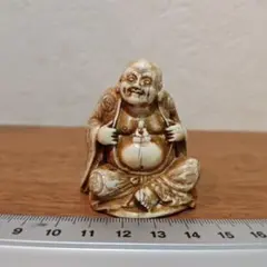 本珊瑚　珊瑚彫刻　工芸品　置物　仏像大日如来　在銘入り伯全作　根付け重さ20ct 本珊瑚 珊瑚彫刻 工芸品 置物 仏像大日如来 在銘入り伯全作 根付け重さ