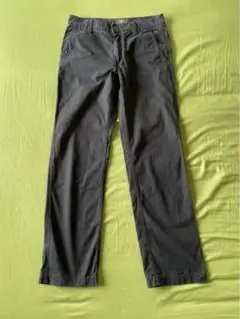 ネイビー チノパン