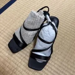 ブラック ストラップ サンダル スクエアトゥ 38のサムネイル