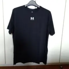 UNDER ARMOUR ブラック Tシャツ S