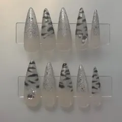 ネイルチップ ギャル 地雷 ゼブラ柄 ラメ ストーン