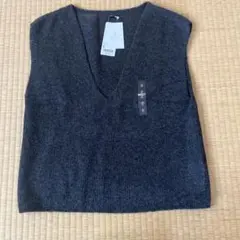 新品UNIQLO 3D KNIT Vネックニットベスト S ダークグレー