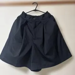フレアシルエット ブラックショートパンツ サイズF